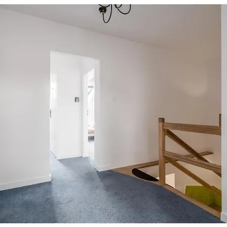 Homestay Earth - 15 Min To Old Town Gdansk